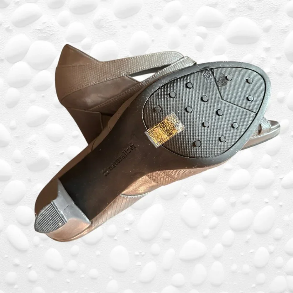 👠 Chic Grey Leather Heels by Naturalizer – Like New!  Size 8👠 - Picture 10 of 10
